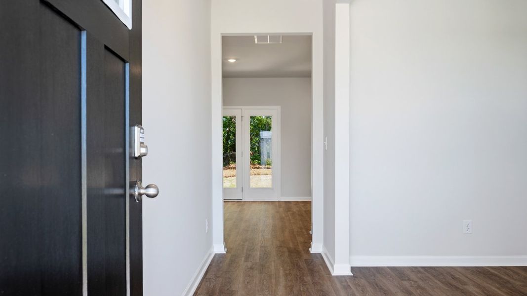 Spacious, unfurnished interior of a new home in Kingston Ranch at Lake Oconee, Buckhead (Image 13).