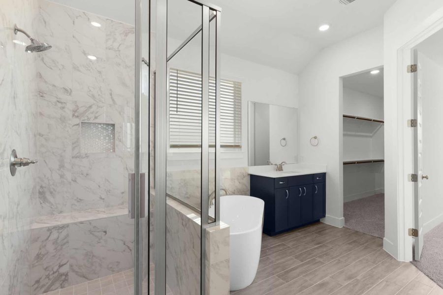 Furnished interior view inside a new home in Highland Village, Georgetown (Image 7).