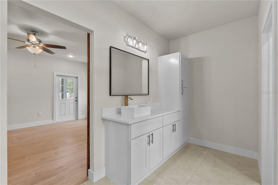Furnished interior view inside a new home in , Ocala (Image 5).