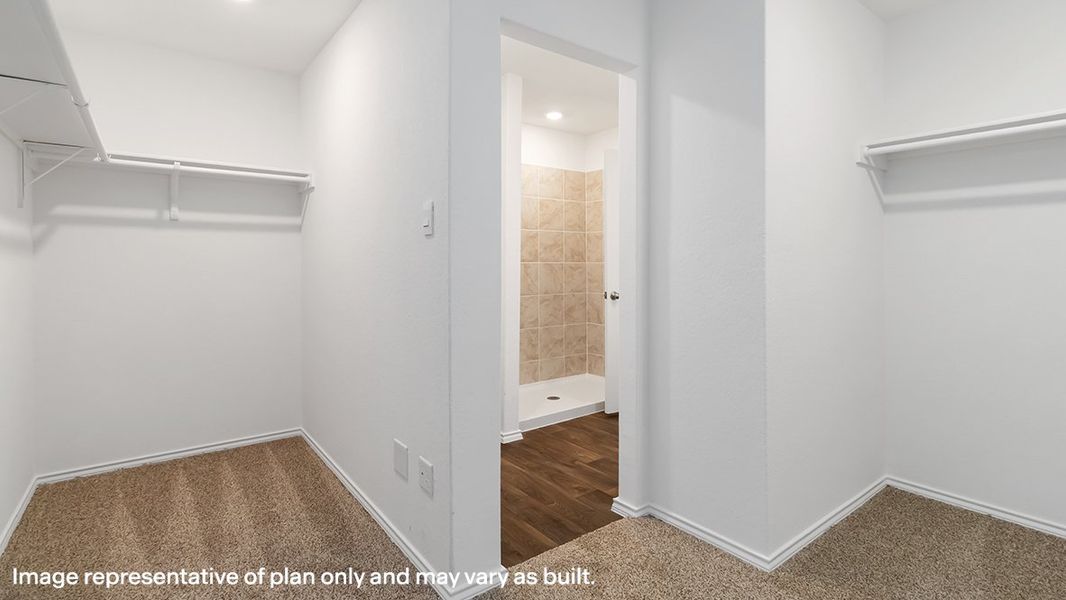 Spacious, unfurnished interior of a new home in Hickory Ridge, Elmendorf (Image 20).