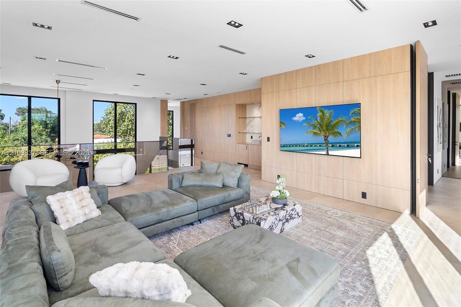Community amenities in , Miami (Image 69).