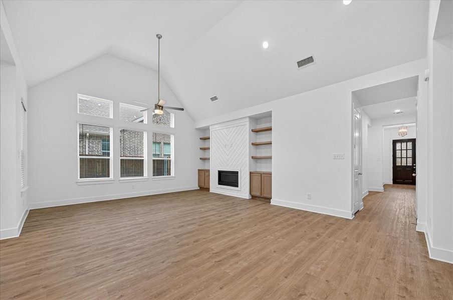 Spacious, unfurnished interior of a new home in Heritage Ranch, Sherman (Image 20).
