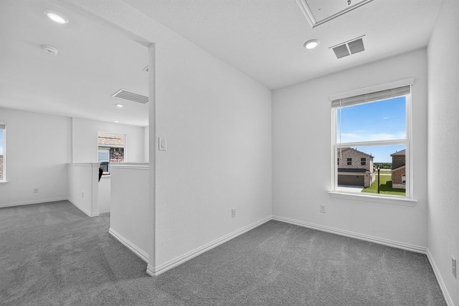 Spacious, unfurnished interior of a new home in Parks at Foster Crossing, Anna (Image 27). Spacious, unfurnished interior of a new home in Parks at Foster Crossing, Anna (Image 27).