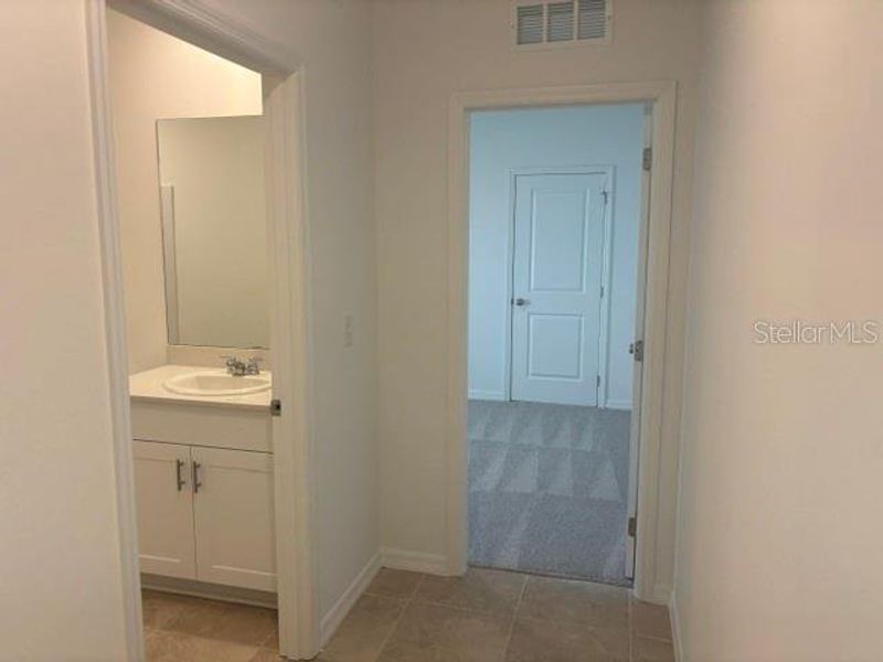 Spacious, unfurnished interior of a new home in Solena, North Fort Myers (Image 23).