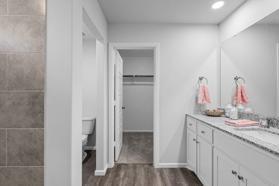 Representative furnished interior of a home built from the BELLVUE by D.R. Horton in Faculty Row, Abilene (Image 22).