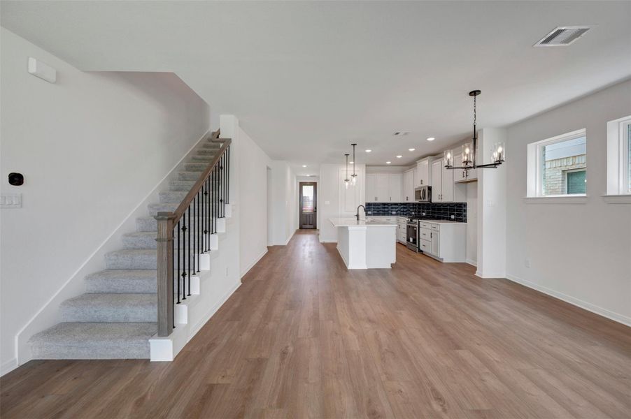 Spacious, unfurnished interior of a new home in Jordan Ranch - Terrace Collection, Fulshear (Image 18). Spacious, unfurnished interior of a new home in Jordan Ranch - Terrace Collection, Fulshear (Image 18).