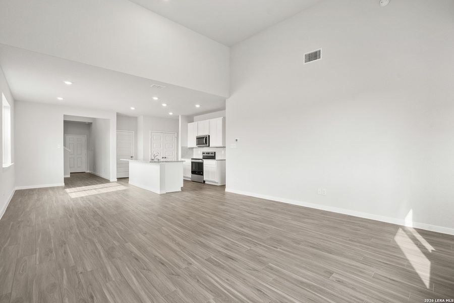 Spacious, unfurnished interior of a new home in Abbott Place, St. Hedwig (Image 20).