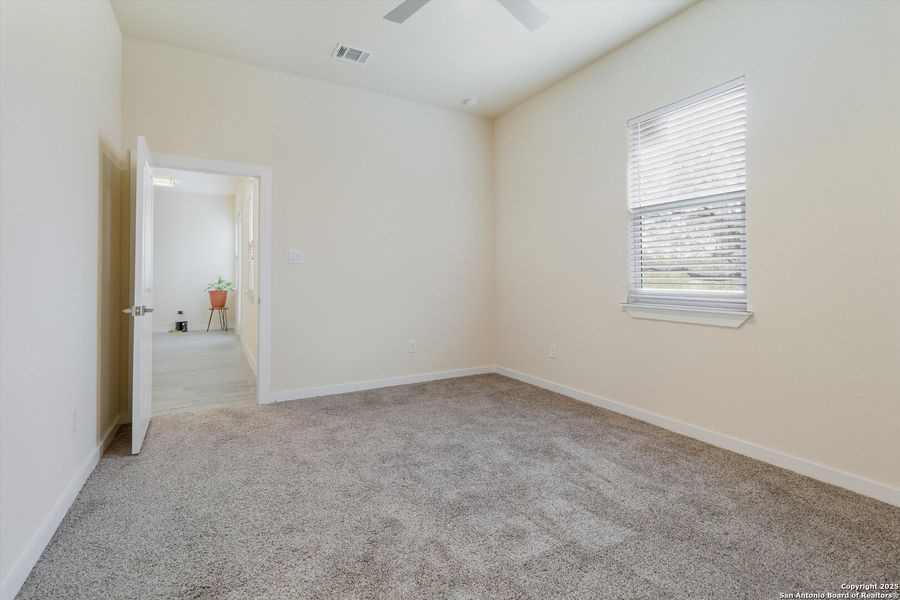 Spacious, unfurnished interior of a new home in , San Antonio (Image 22).