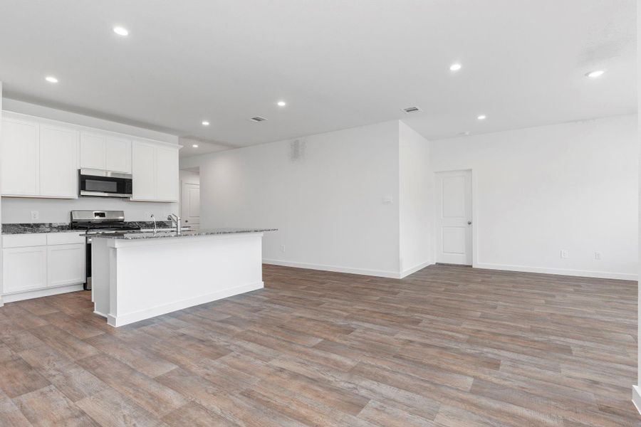 Spacious, unfurnished interior of a new home in Blue Heron Estates, Beasley (Image 22).