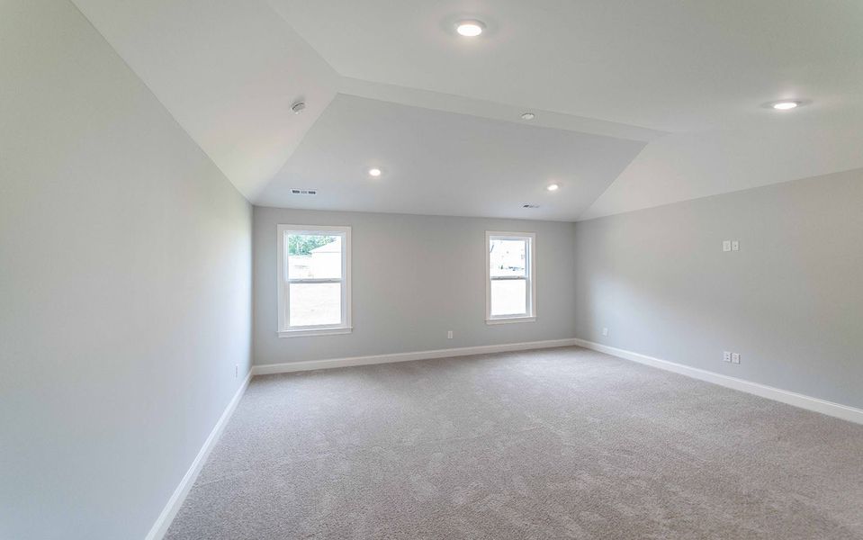 Spacious, unfurnished interior of a new home in Aden Woods, Fairview (Image 20).