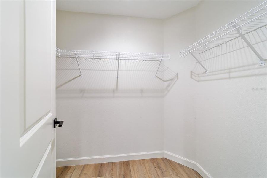 Spacious, unfurnished interior of a new home in , Ocala (Image 20).