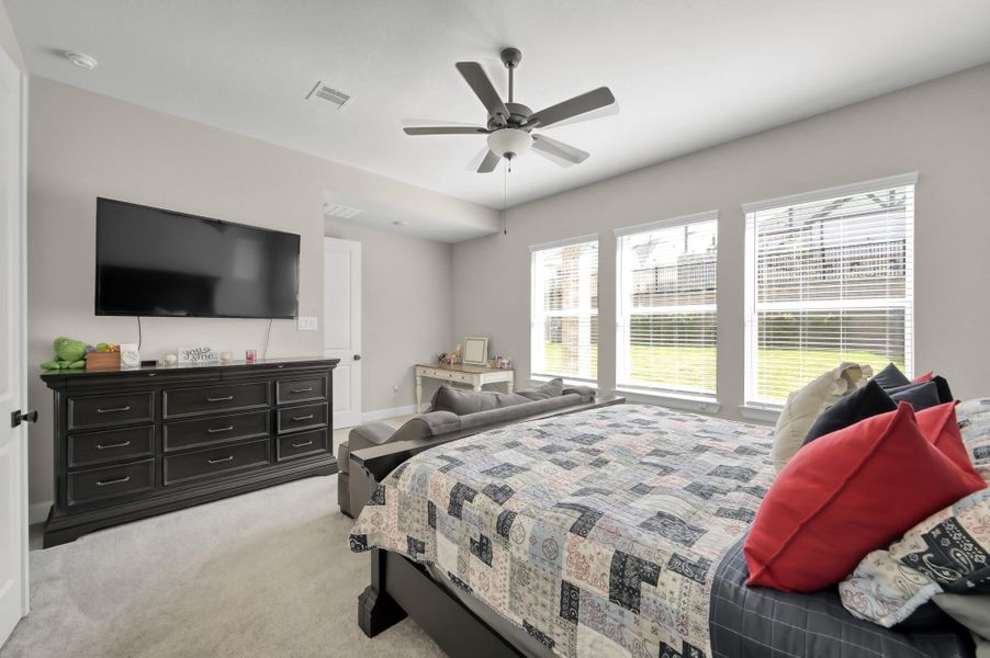 Furnished interior view inside a new home in The Woodlands Hills 60’, Willis (Image 41).