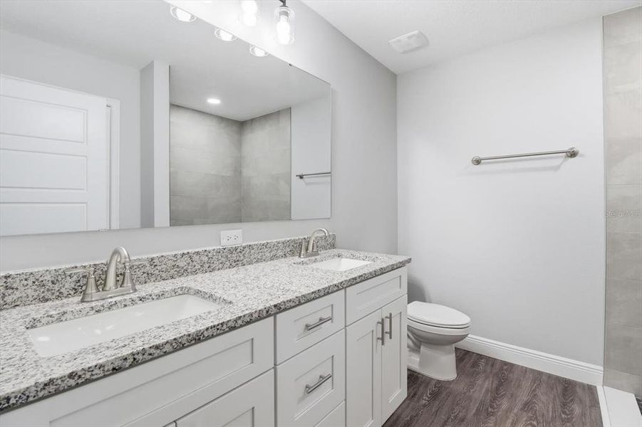 Furnished interior view inside a new home in , Dunnellon (Image 6).