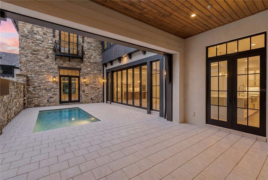 Exterior details and patio area of a home in , Orlando (Image 29).