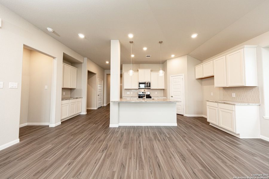 Furnished interior view inside a new home in Cinco Lakes, San Antonio (Image 7). Furnished interior view inside a new home in Cinco Lakes, San Antonio (Image 7).