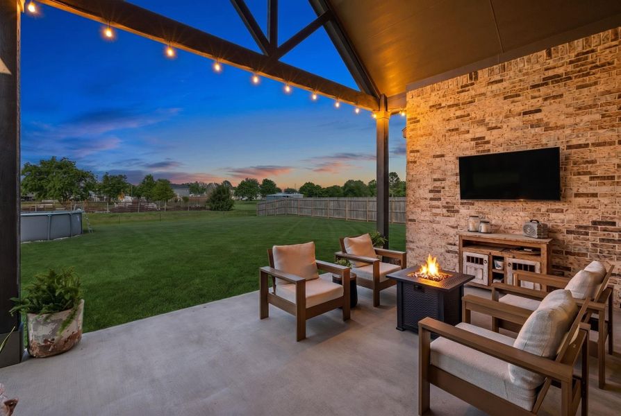 Exterior details and patio area of a home in , Old River-Winfree (Image 4).