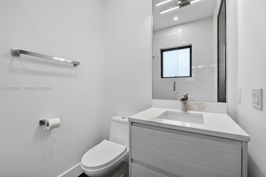 Furnished interior view inside a new home in , Pompano Beach (Image 16).