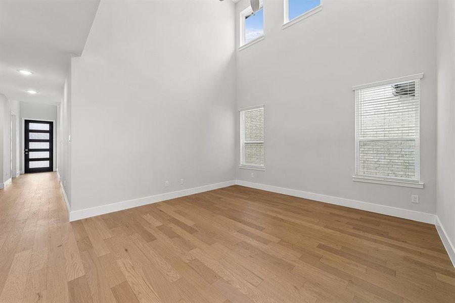 Spacious, unfurnished interior of a new home in , Prosper (Image 19).