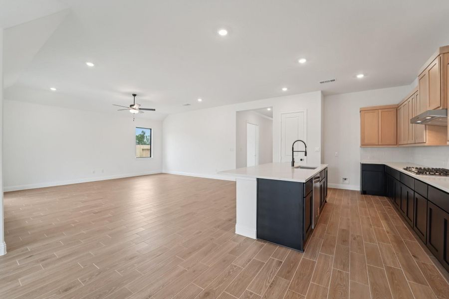 Furnished interior view inside a new home in Evergreen 55', Conroe (Image 13).