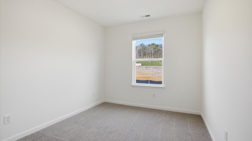 Spacious, unfurnished interior of a new home in Cherokee Crossing, Kodak (Image 23).