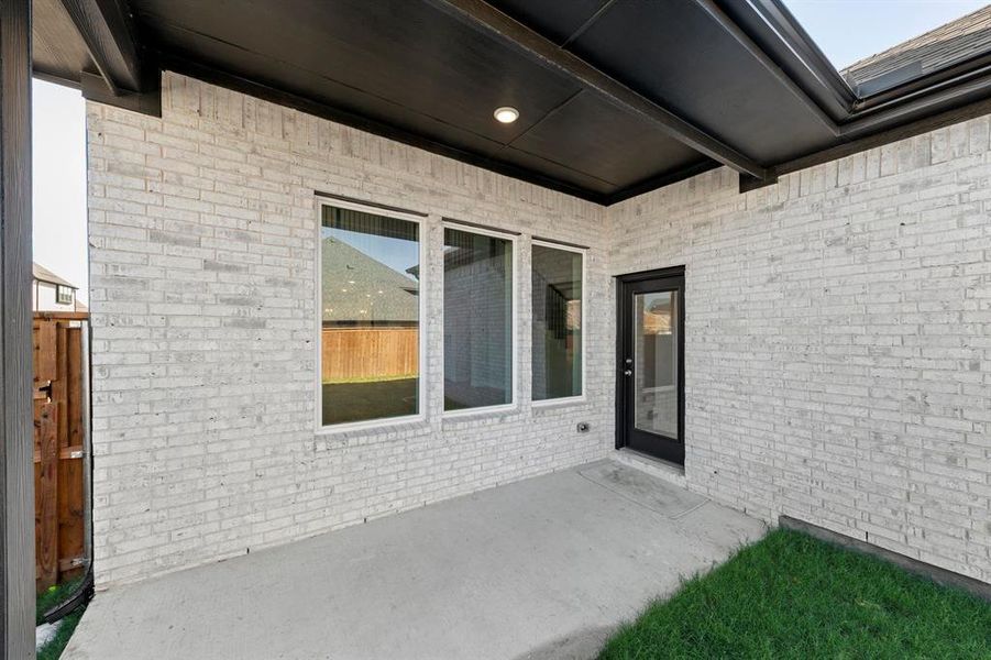 25. 14506 Herschel - Patio