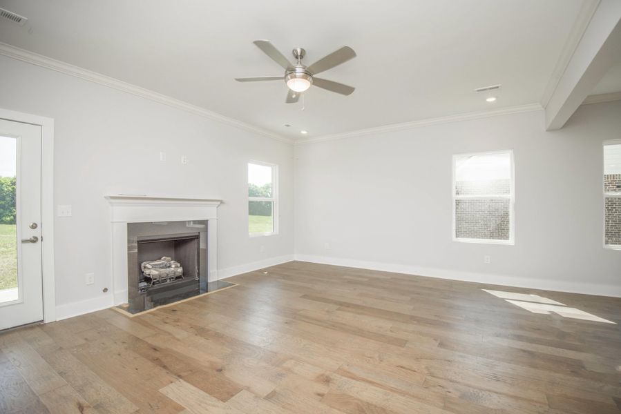 *Photo of example home. Selections and Finishes May Vary.* *Photo of example home. Selections and Finishes May Vary.*