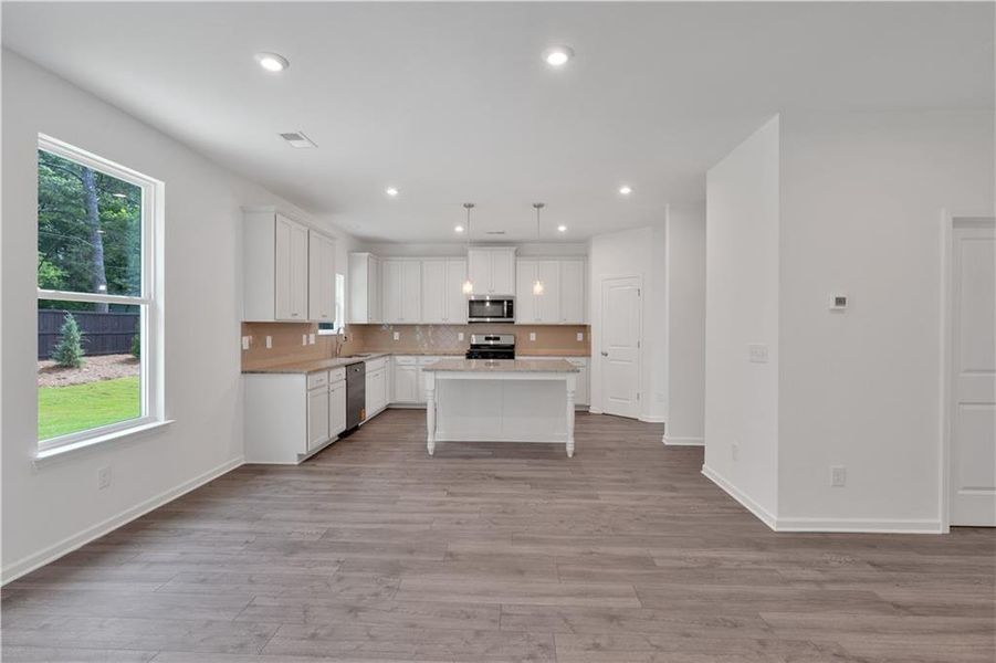 Spacious, unfurnished interior of a new home in The Overlook at Factory Shoals, Mableton (Image 15).