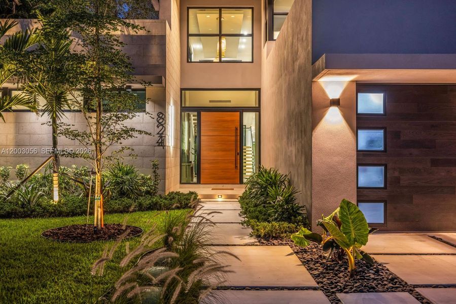 Exterior details and patio area of a home in , Biscayne Park (Image 34).