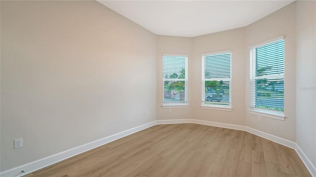 Spacious, unfurnished interior of a new home in Esplanade at Azario Lakewood Ranch, Lakewood Ranch (Image 61).