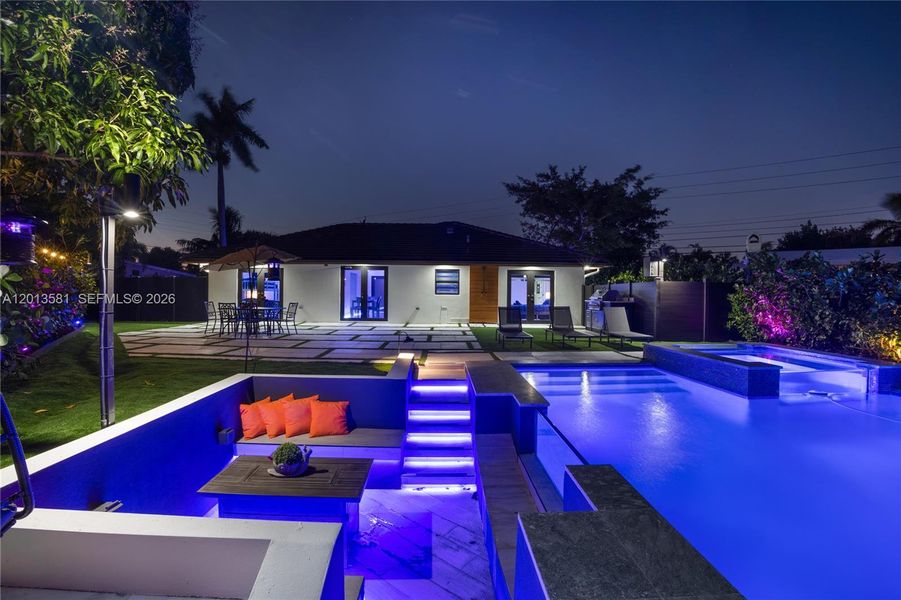 Exterior details and patio area of a home in , Fort Lauderdale (Image 23).