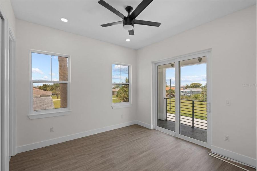 Spacious, unfurnished interior of a new home in , Hudson (Image 11).