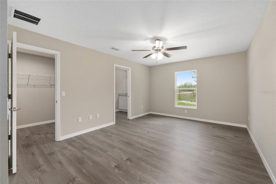 Spacious, unfurnished interior of a new home in , Dunnellon (Image 27). Spacious, unfurnished interior of a new home in , Dunnellon (Image 27).