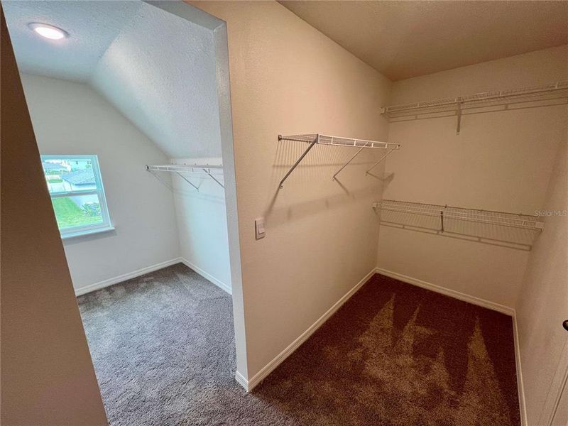 Spacious, unfurnished interior of a new home in Villamar, Winter Haven (Image 20).