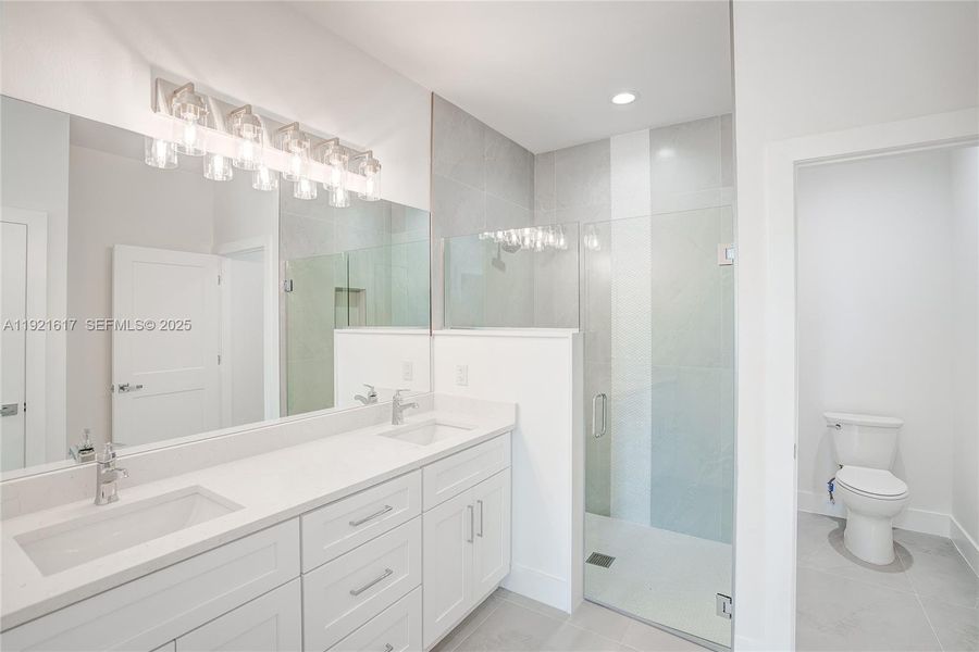 Furnished interior view inside a new home in , Cape Coral (Image 6).