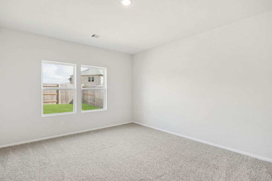 Spacious, unfurnished interior of a new home in Saint Tropez, Huffman (Image 10).