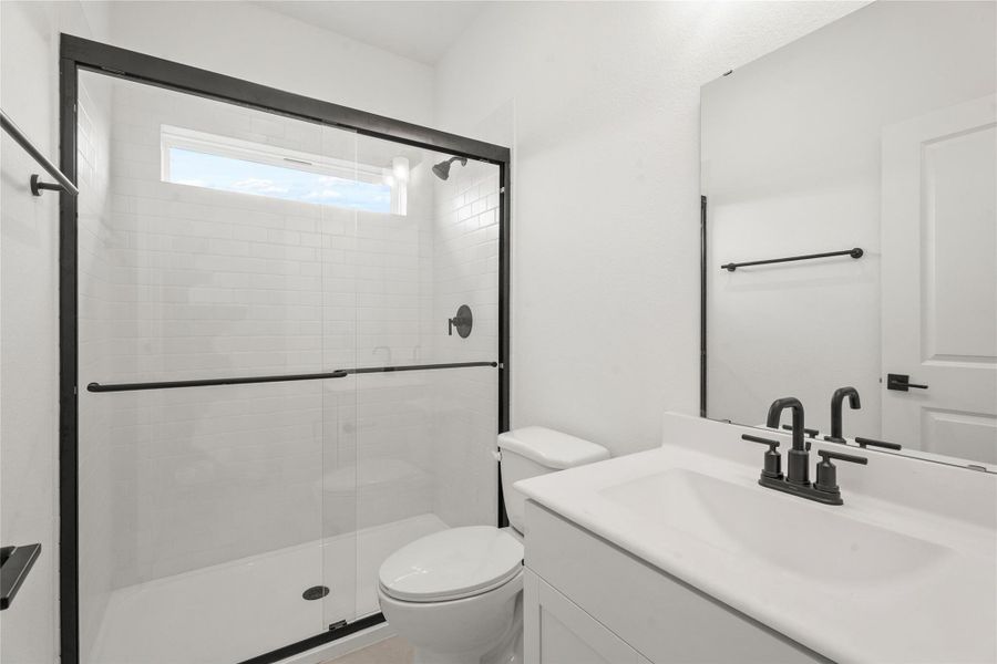 Hall bath (*Photo not of actual home and used for illustration purposes only.)