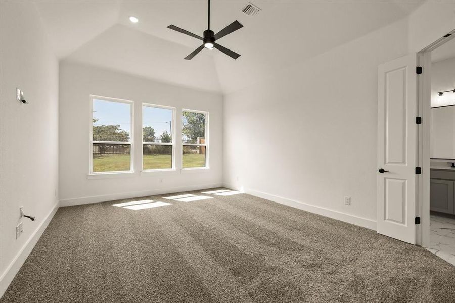 Spacious, unfurnished interior of a new home in Highland Oaks, Boyd (Image 28).