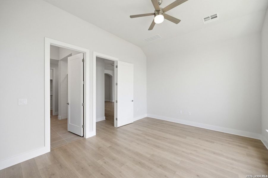 Spacious, unfurnished interior of a new home in VIDA, San Antonio (Image 17).