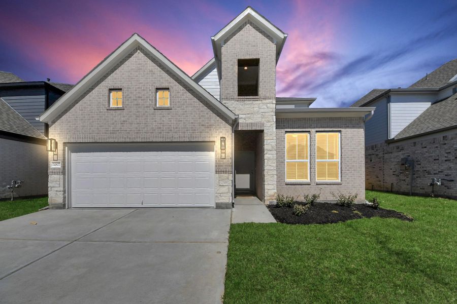 Welcome to 14807 Surfbird Ln, located in the highly sought after Edgewood Village Community.