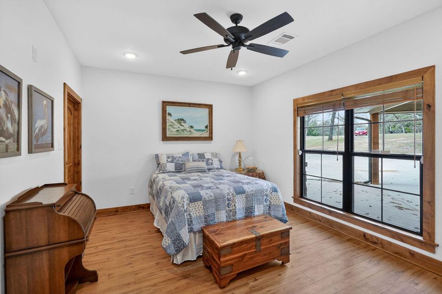 Furnished interior view inside a new home in , Franklin (Image 17).
