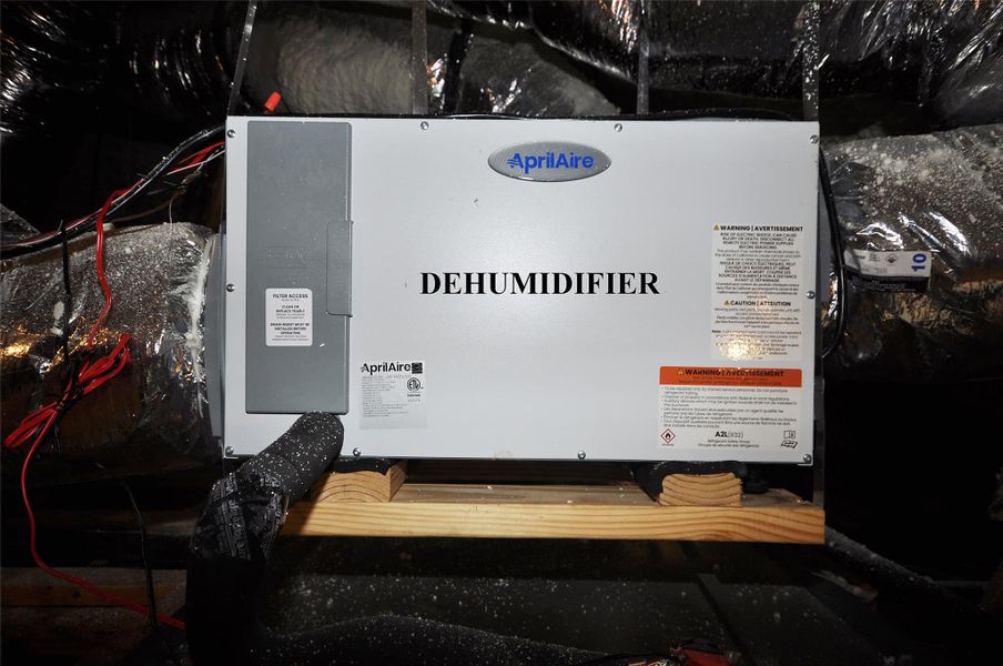 Aprilaire Dehumidifier, standard at Cervelle