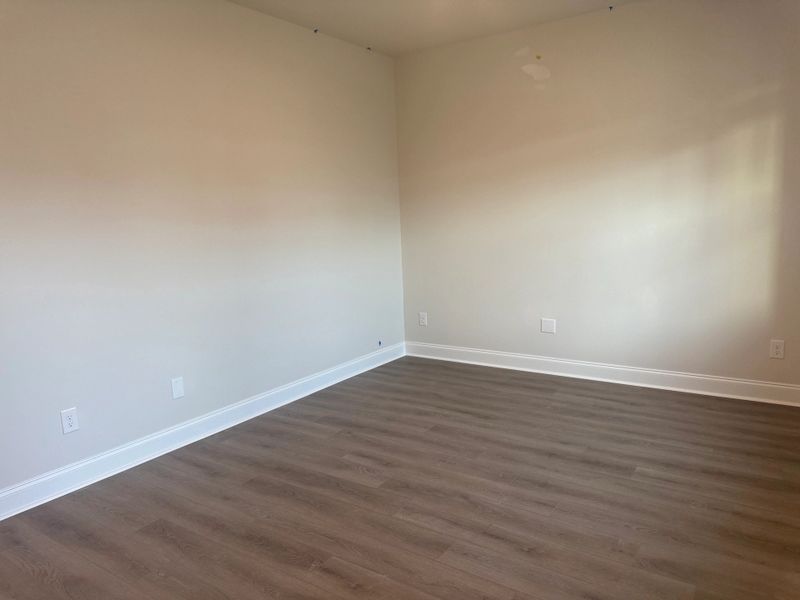 Spacious, unfurnished interior of a new home in Cades Bluff, Lebanon (Image 13).