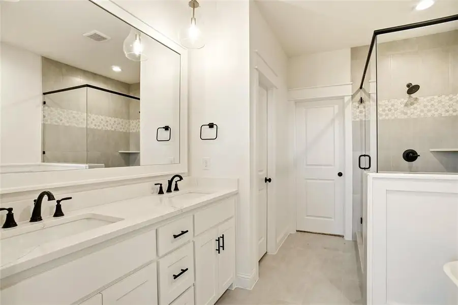 Furnished interior view inside a new home in The Villas at Heritage Pointe, Weatherford (Image 8).
