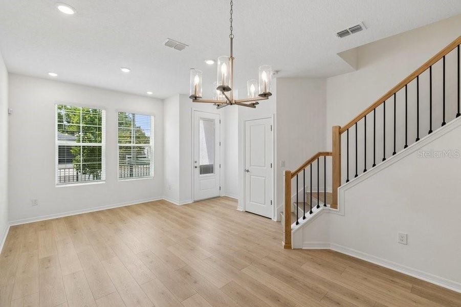 Spacious, unfurnished interior of a new home in , Orlando (Image 4).