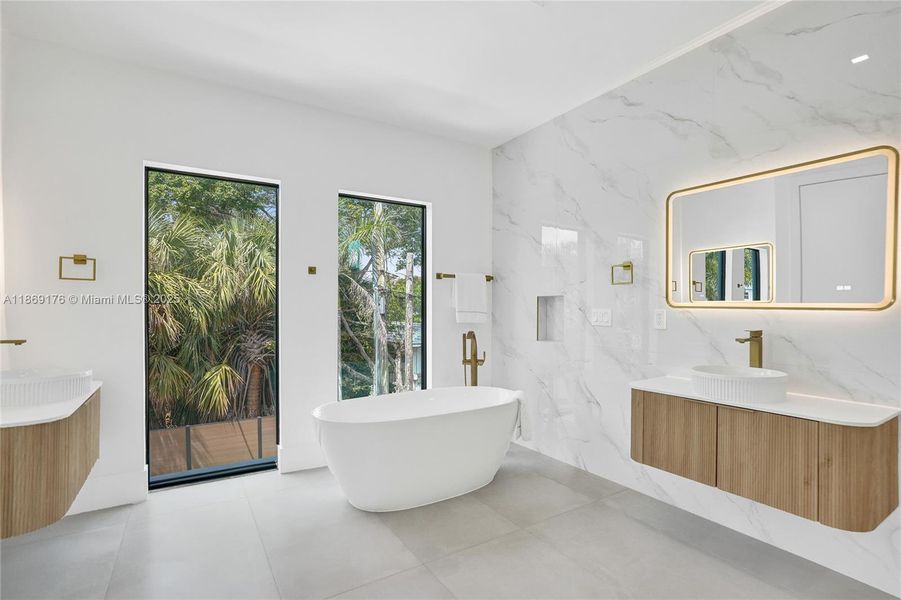 Furnished interior view inside a new home in , Fort Lauderdale (Image 48). Furnished interior view inside a new home in , Fort Lauderdale (Image 48).