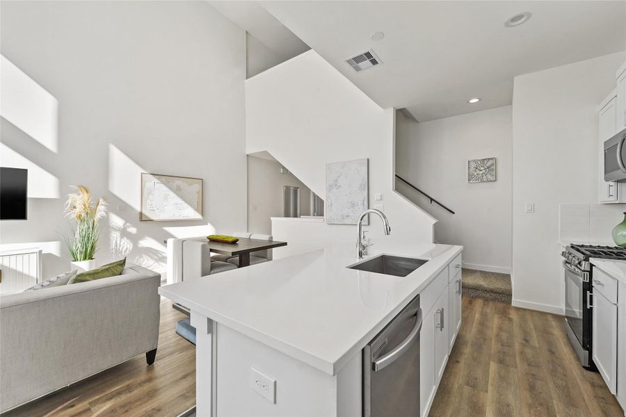 Furnished interior view inside a new home in Uptown District, Houston (Image 8).