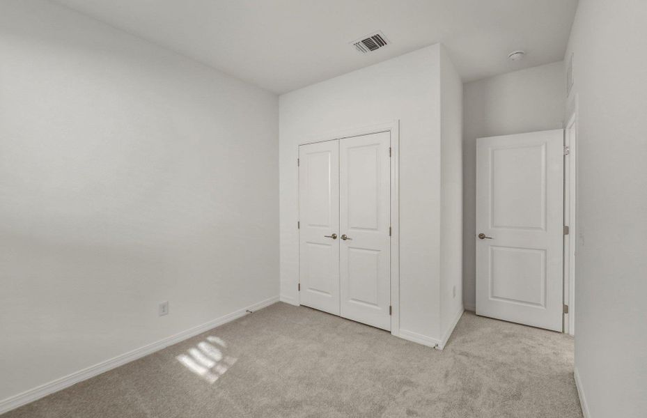 Spacious, unfurnished interior of a new home in Crosswinds, Kyle (Image 17).