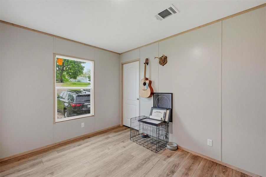 Furnished interior view inside a new home in , Whitewright (Image 28).
