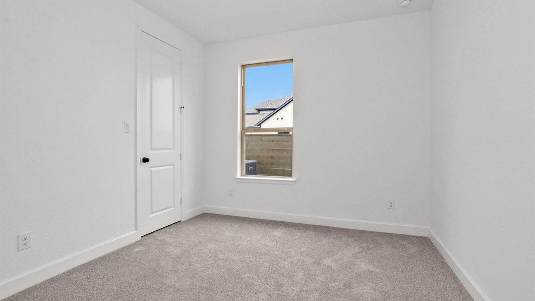 Spacious, unfurnished interior of a new home in Legacy, League City (Image 11).