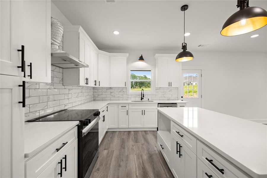 Furnished interior view inside a new home in , Clarkesville (Image 9).